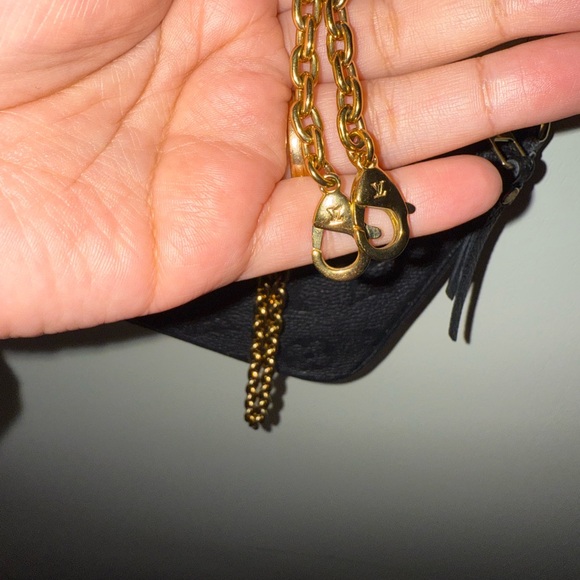 LV Monogram pouch - Picture 10 of 16